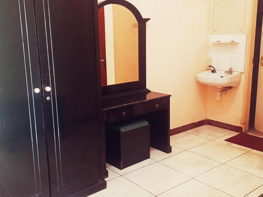 Hotel Wijaya Purwokerto Bagian luar foto