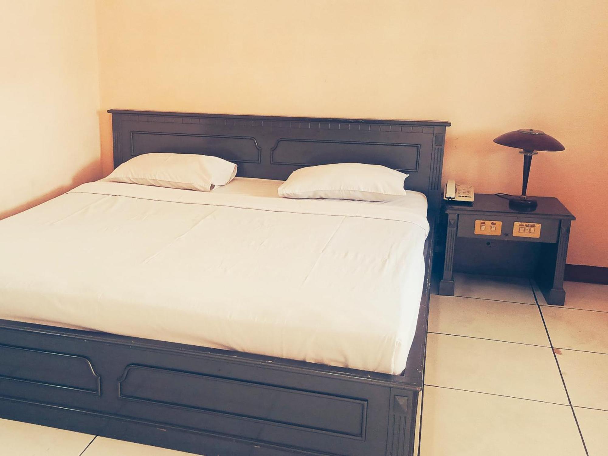 Hotel Wijaya Purwokerto Bagian luar foto