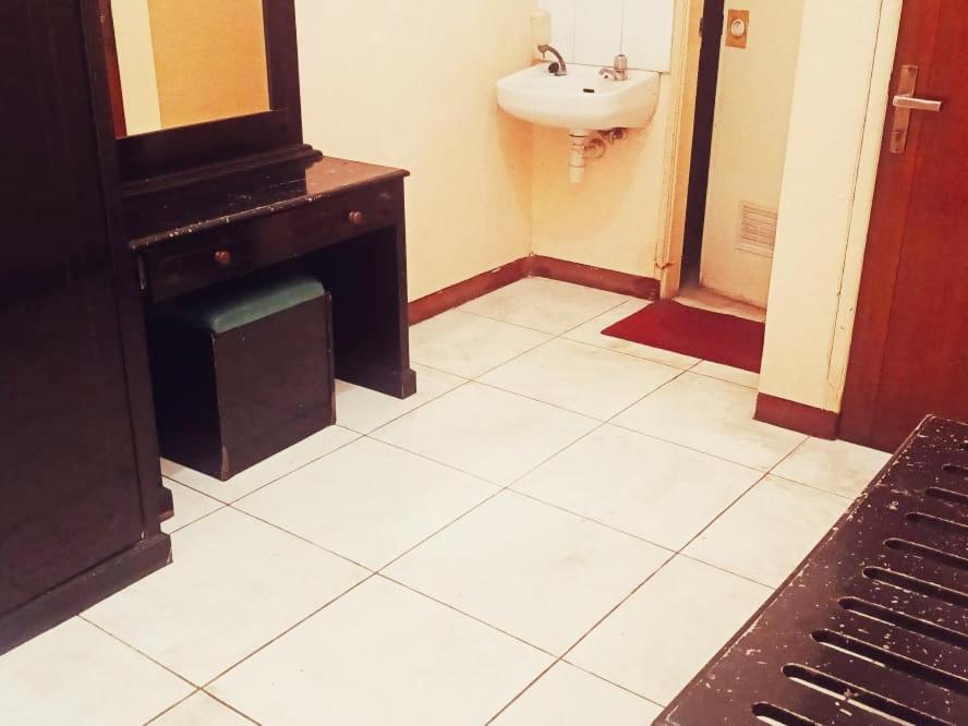 Hotel Wijaya Purwokerto Bagian luar foto