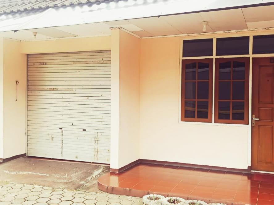 Hotel Wijaya Purwokerto Bagian luar foto