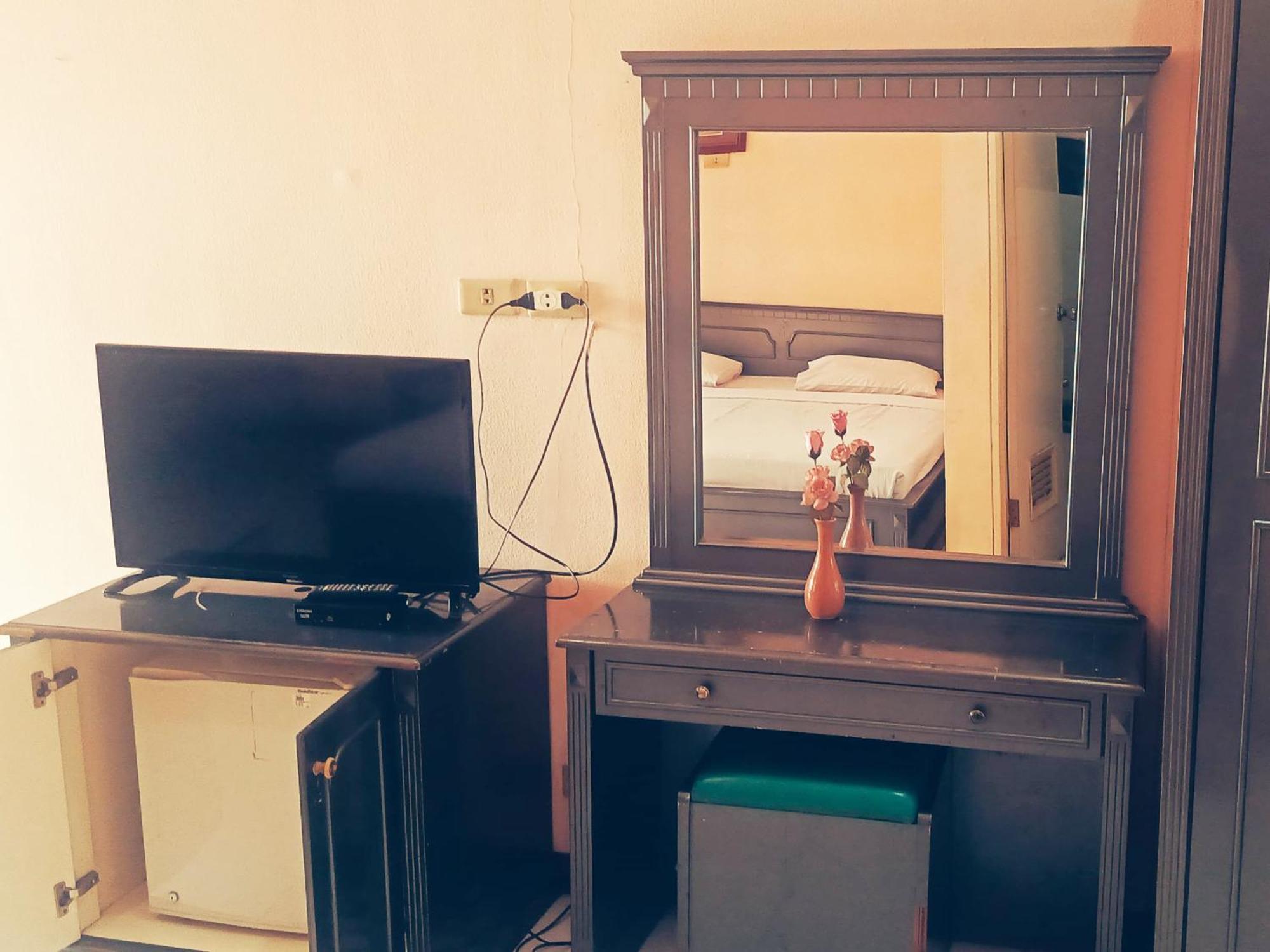 Hotel Wijaya Purwokerto Bagian luar foto