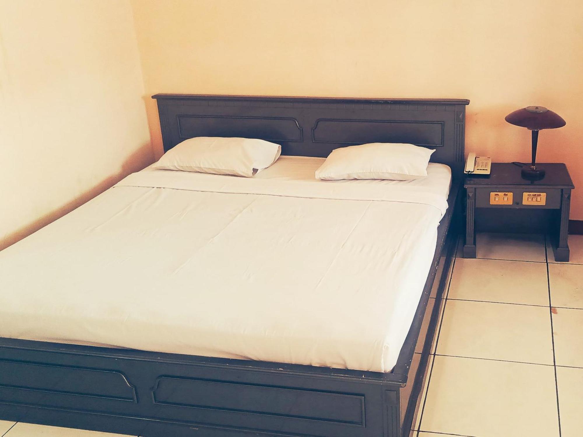 Hotel Wijaya Purwokerto Bagian luar foto