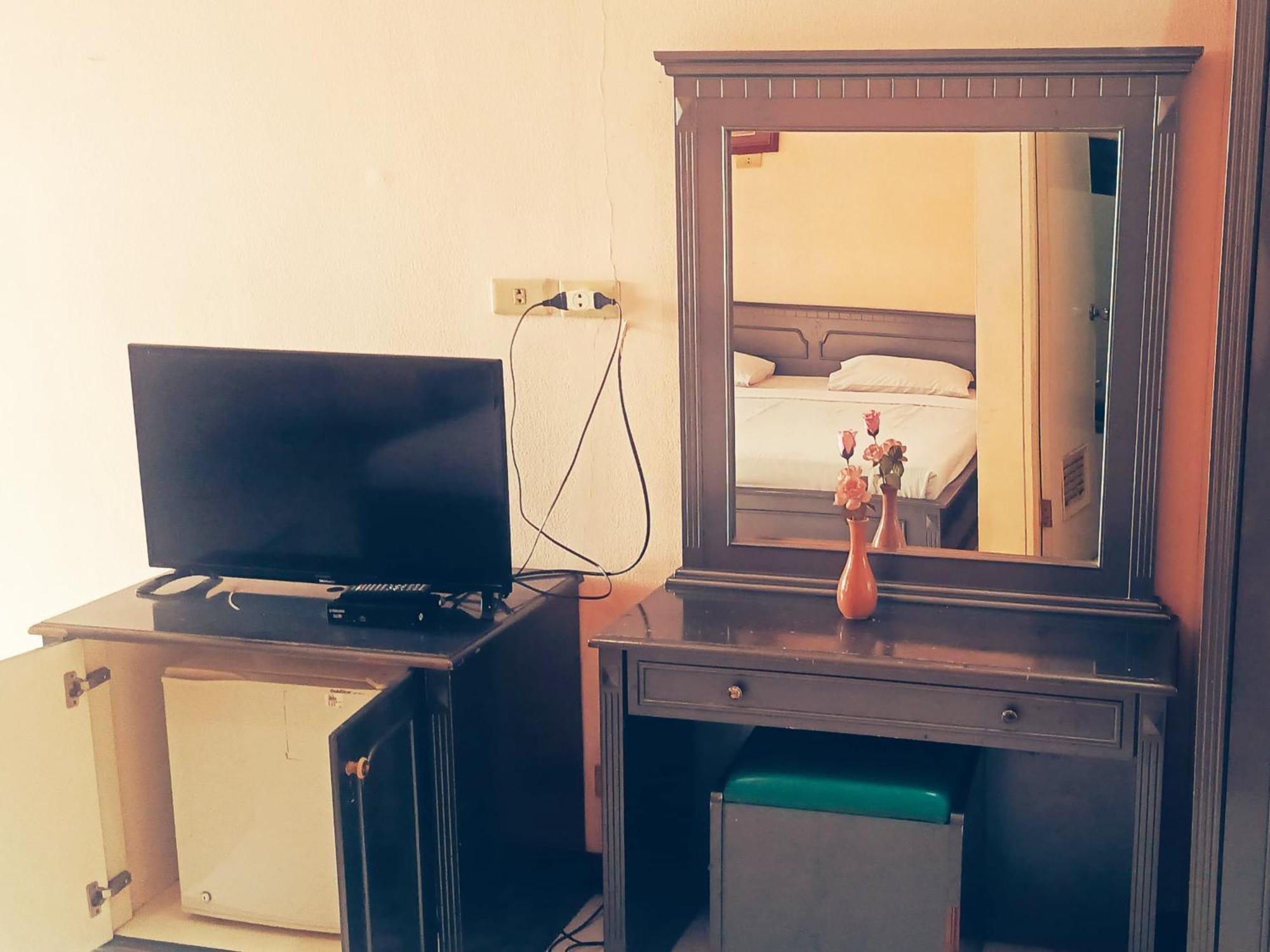 Hotel Wijaya Purwokerto Bagian luar foto