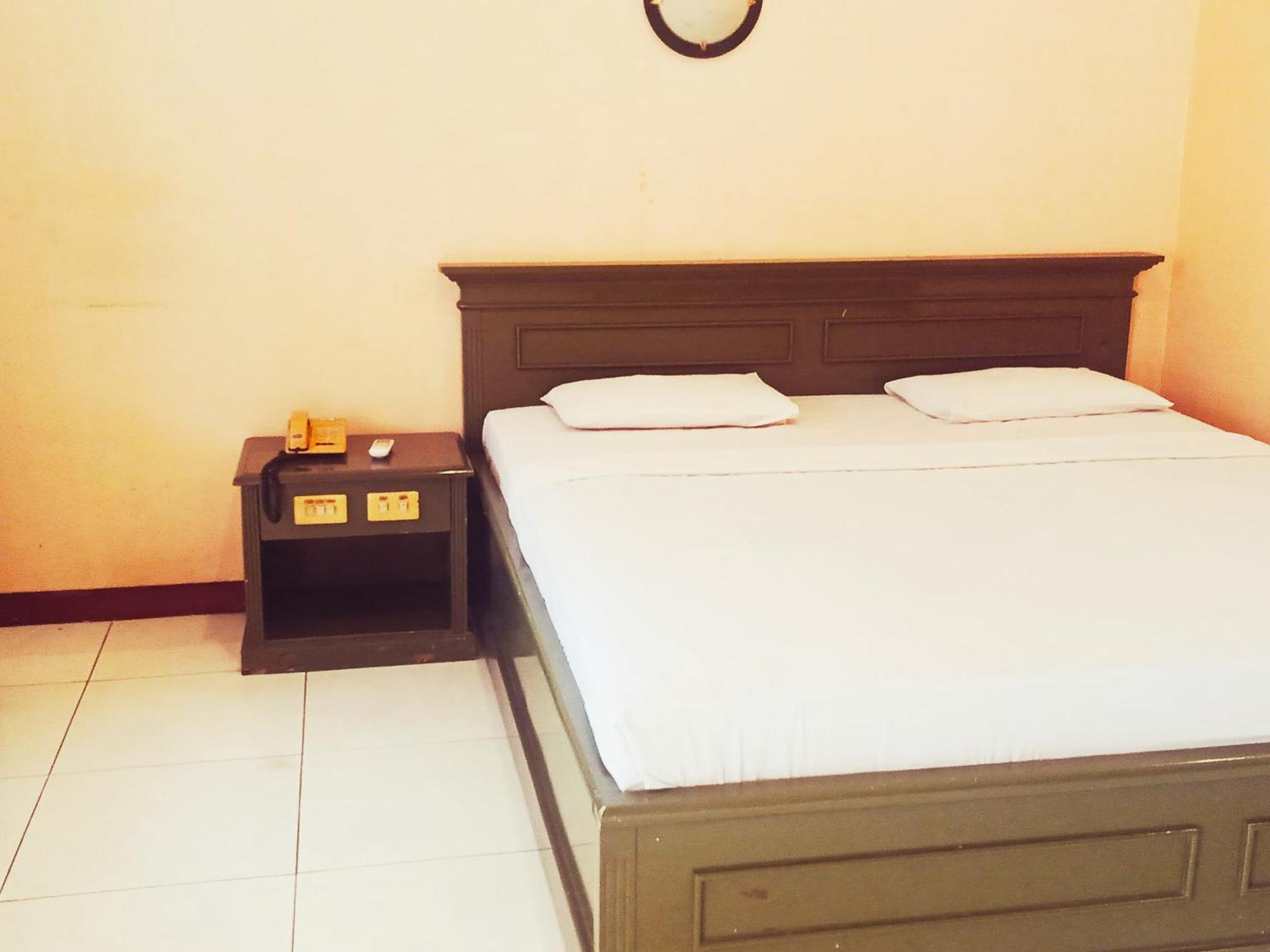 Hotel Wijaya Purwokerto Bagian luar foto