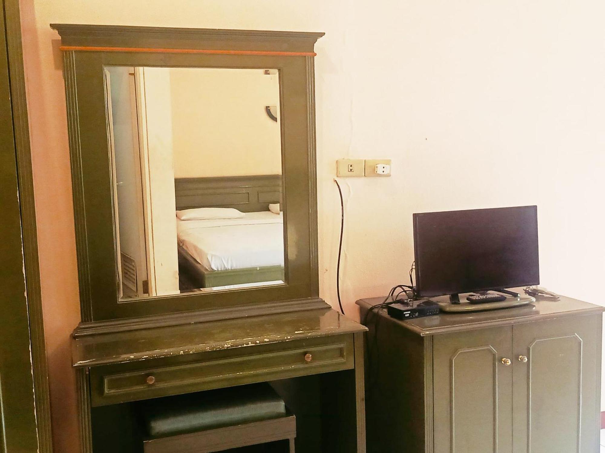 Hotel Wijaya Purwokerto Bagian luar foto