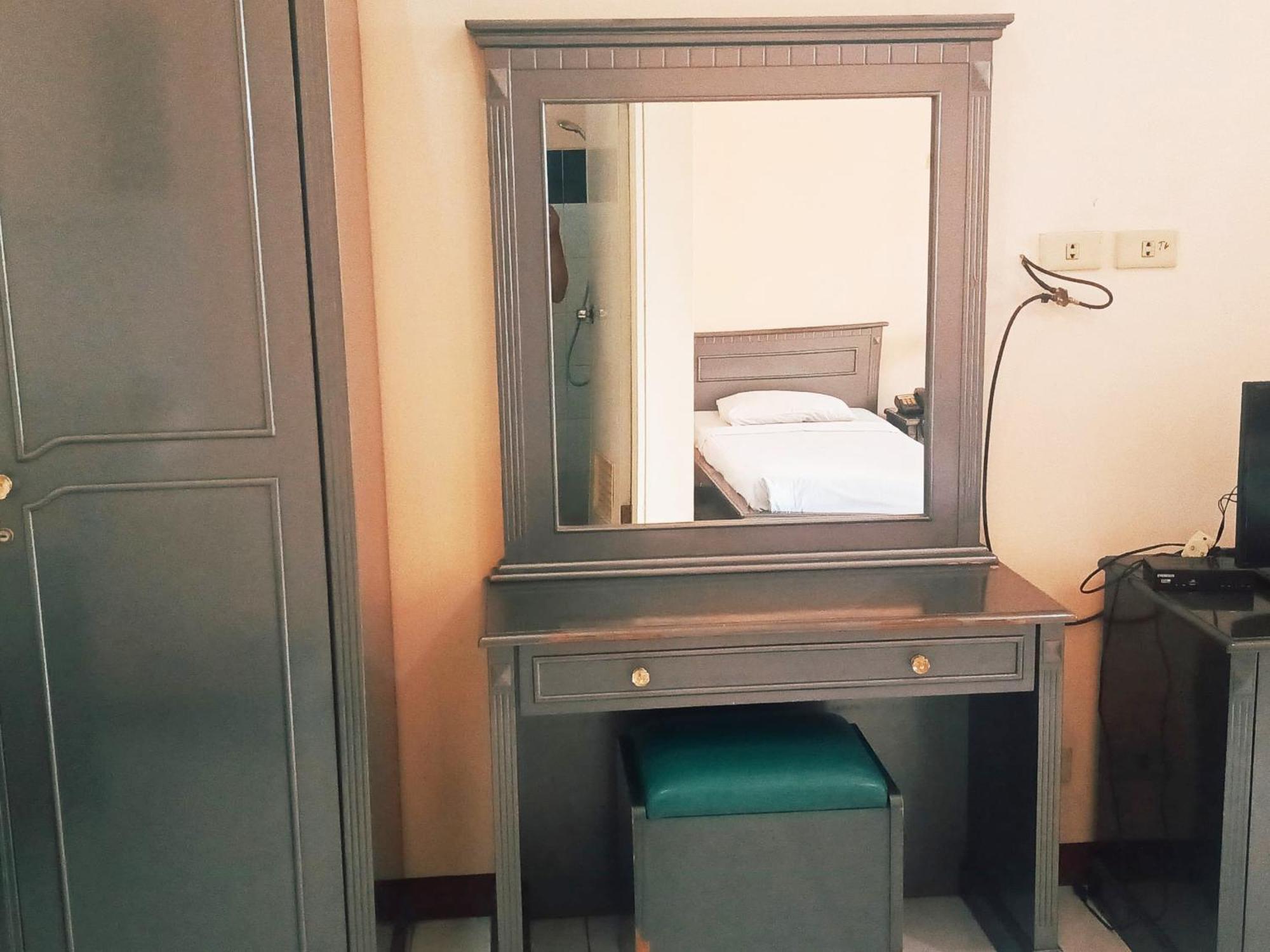 Hotel Wijaya Purwokerto Bagian luar foto