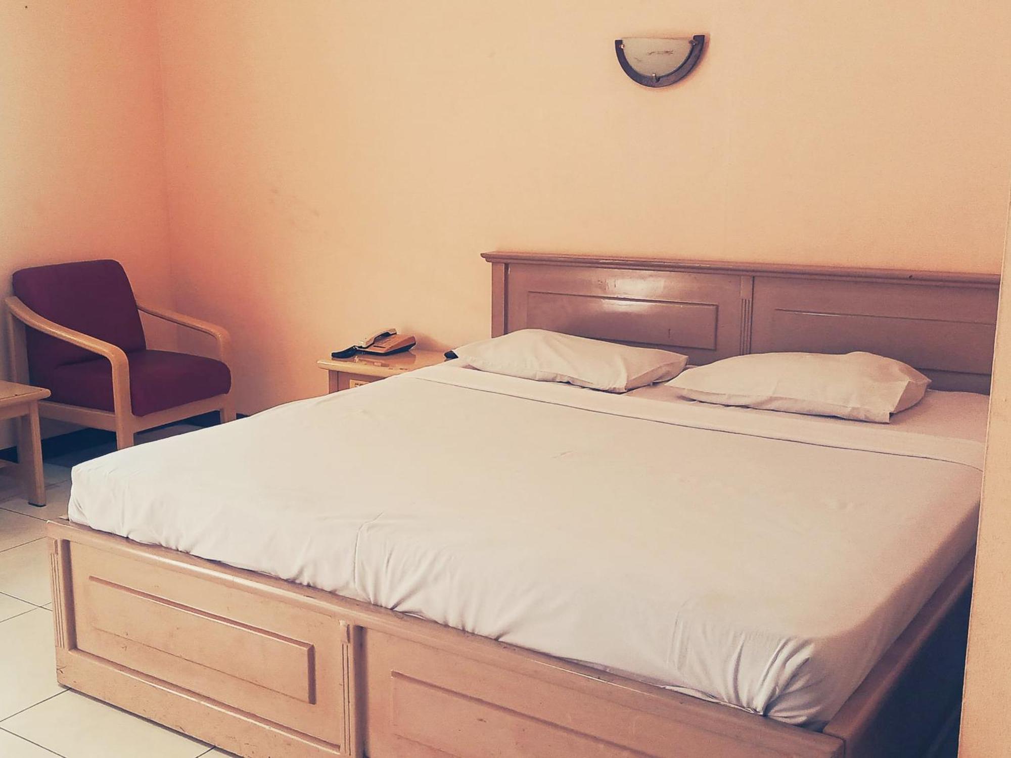 Hotel Wijaya Purwokerto Bagian luar foto