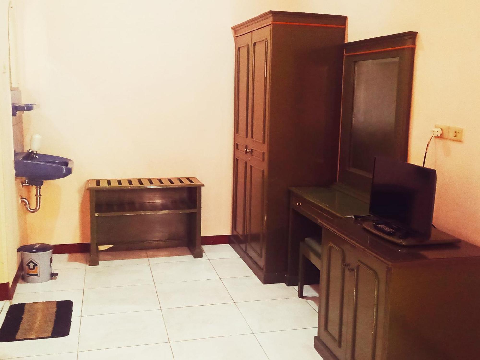 Hotel Wijaya Purwokerto Bagian luar foto