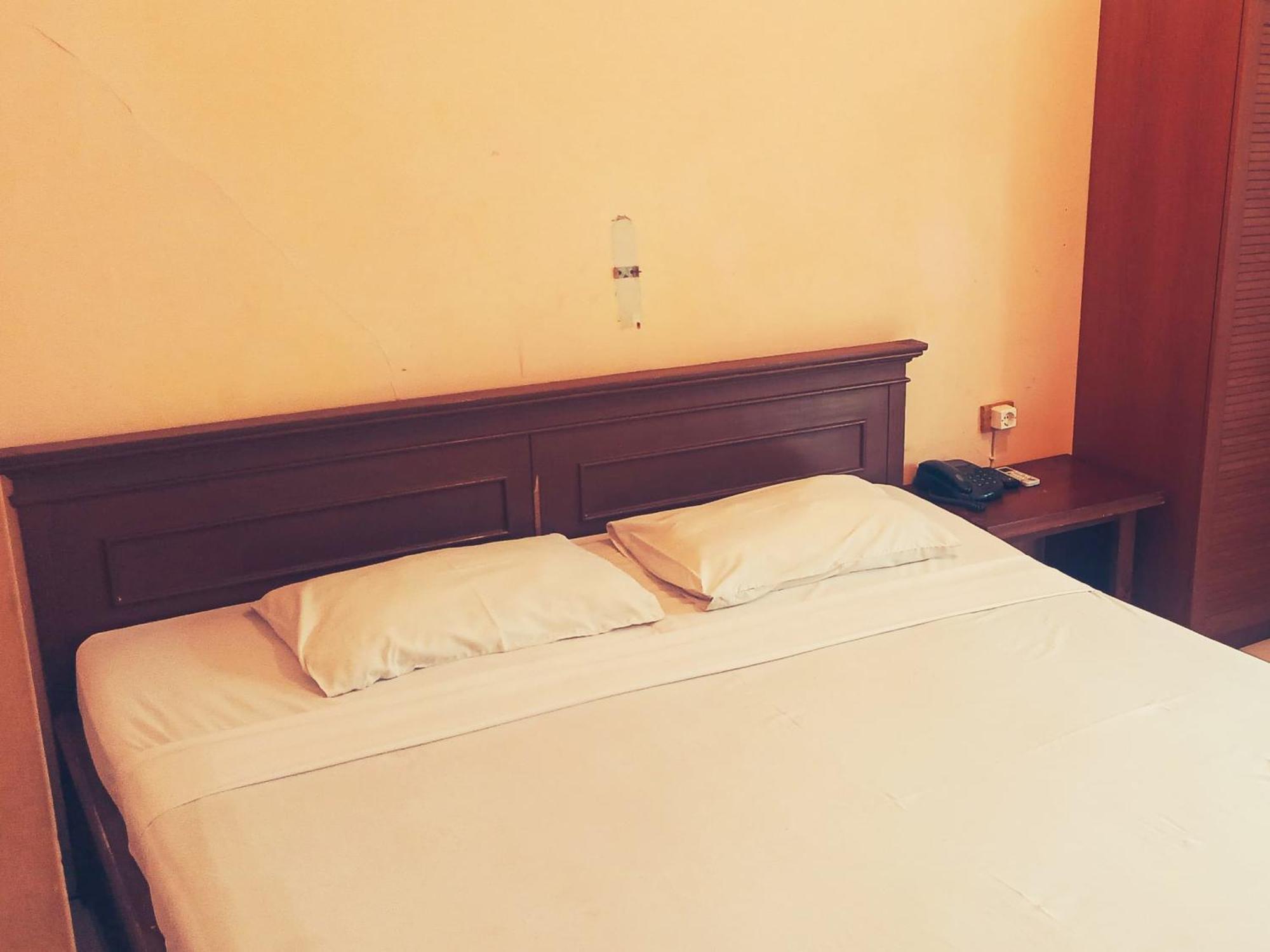 Hotel Wijaya Purwokerto Bagian luar foto