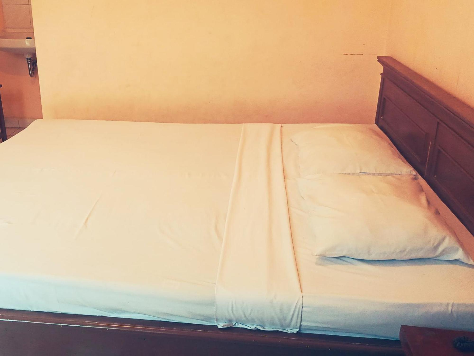 Hotel Wijaya Purwokerto Bagian luar foto