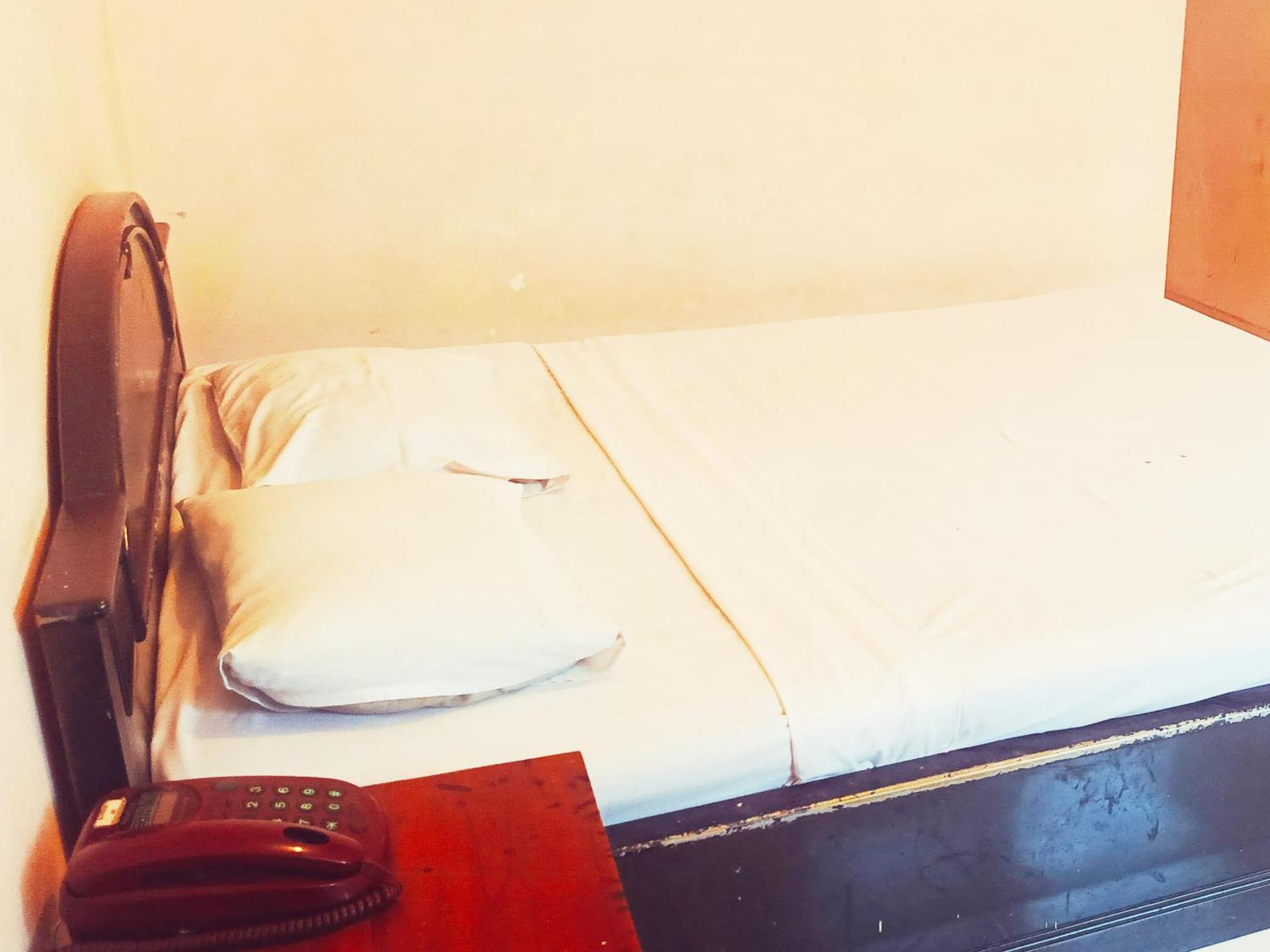 Hotel Wijaya Purwokerto Bagian luar foto