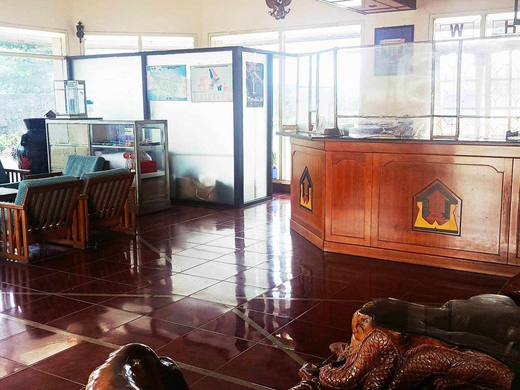 Hotel Wijaya Purwokerto Bagian luar foto